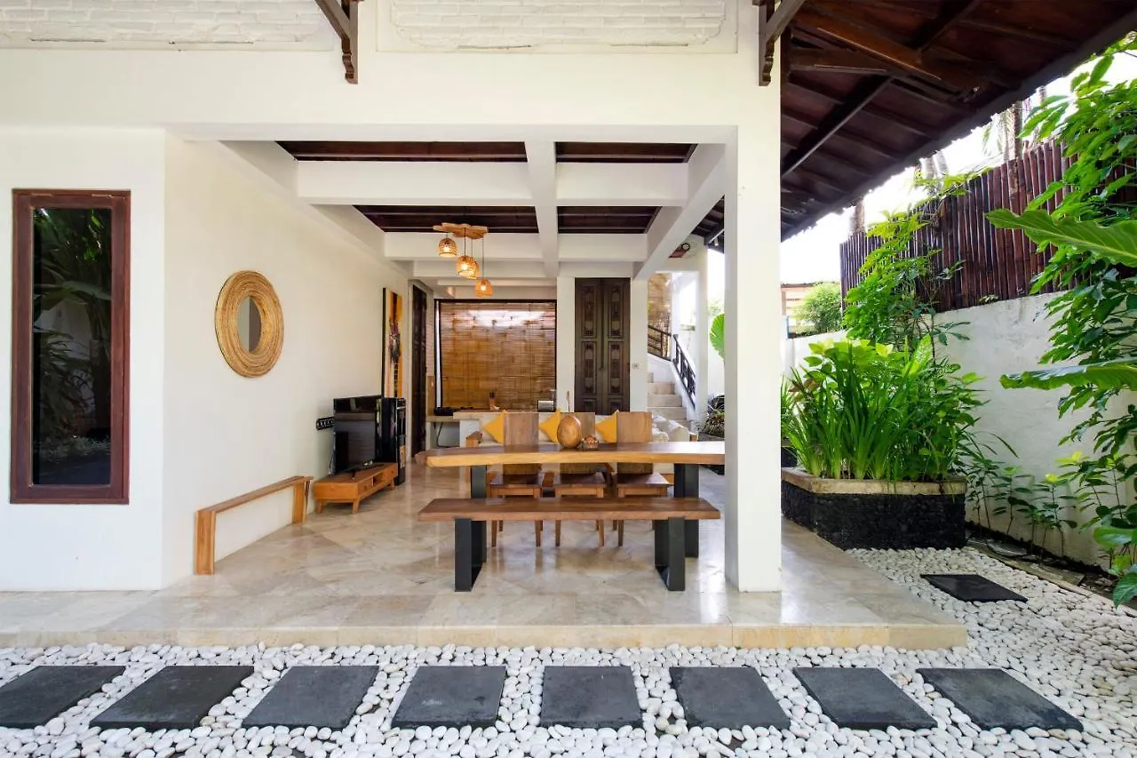 Villa Lunacasa, Modern Comfort In Balinese Style, 500M To Beach Seminyak  Indonesia