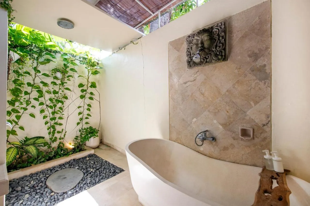 Villa Lunacasa, Modern Comfort In Balinese Style, 500M To Beach Seminyak  0*, Seminyak (Bali)