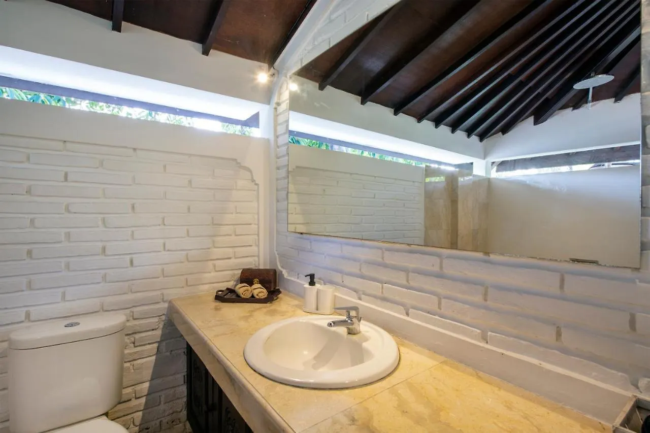 Villa Lunacasa, Modern Comfort In Balinese Style, 500M To Beach Seminyak