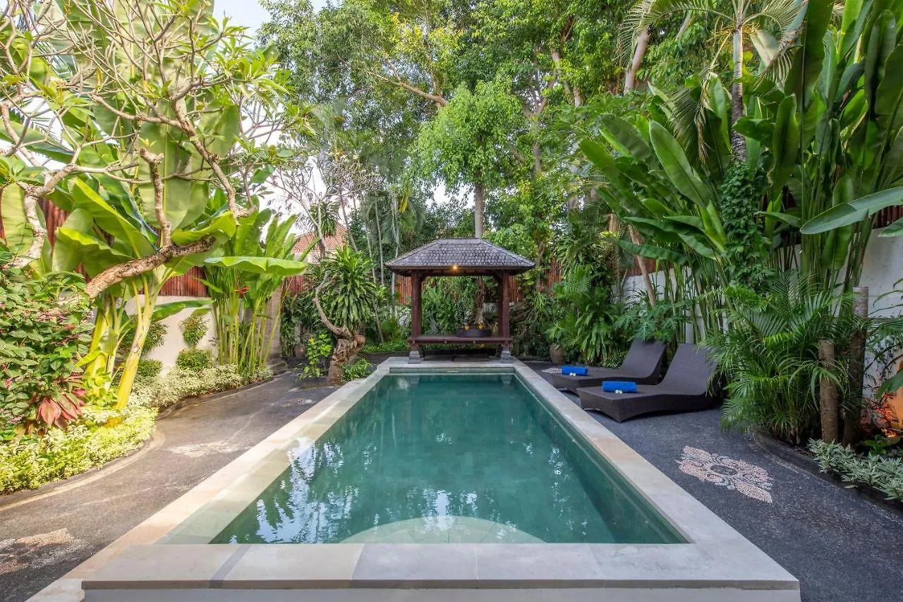 Villa Lunacasa, Modern Comfort In Balinese Style, 500M To Beach Seminyak  Seminyak (Bali)